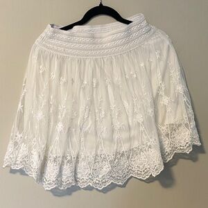 Suzy Shier White Lace Mini Skirt